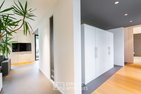 Maison d’architecte de plain-pied et sa dépendance en pierre