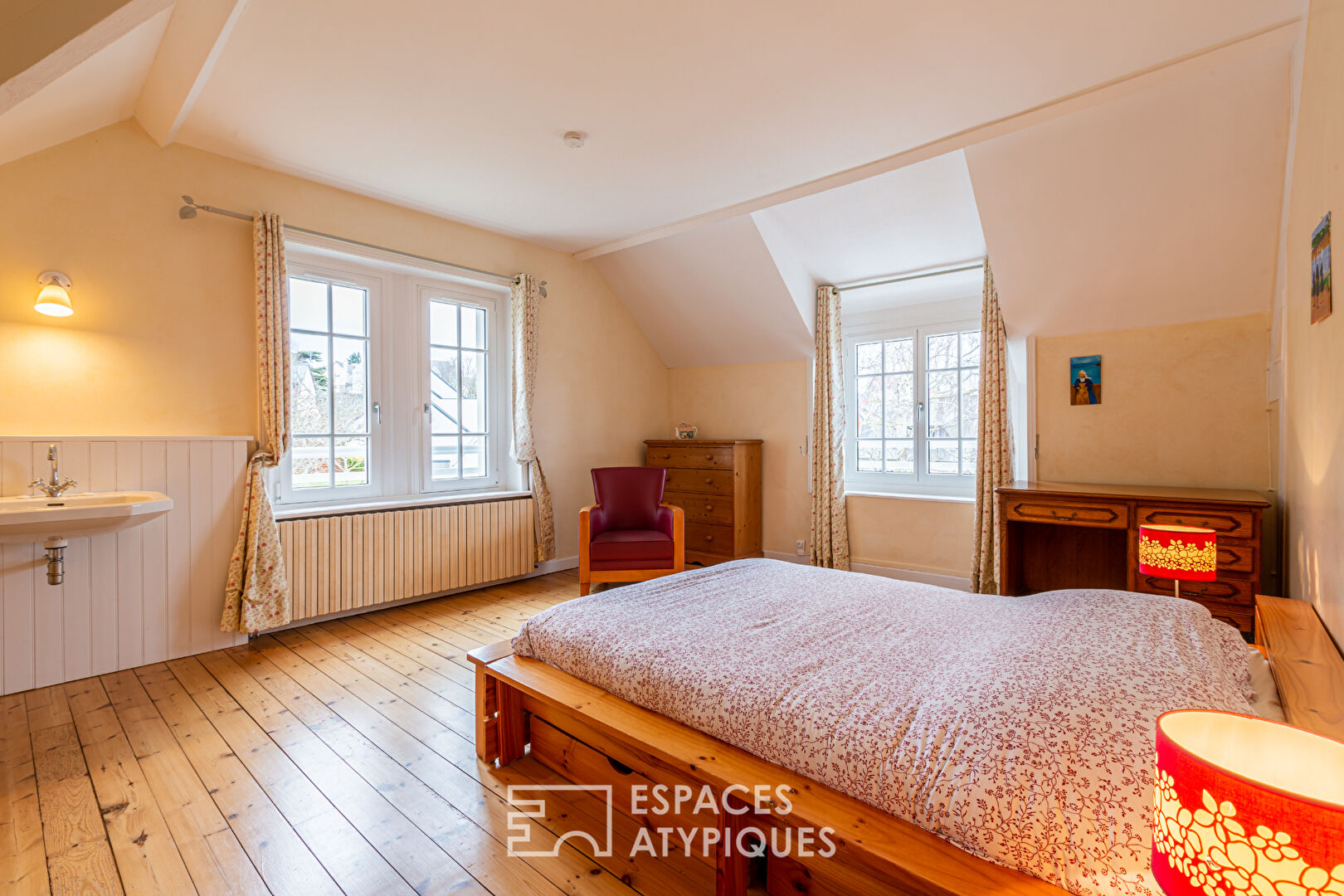 Dominante et élégante propriété  des années 30  – 340m²