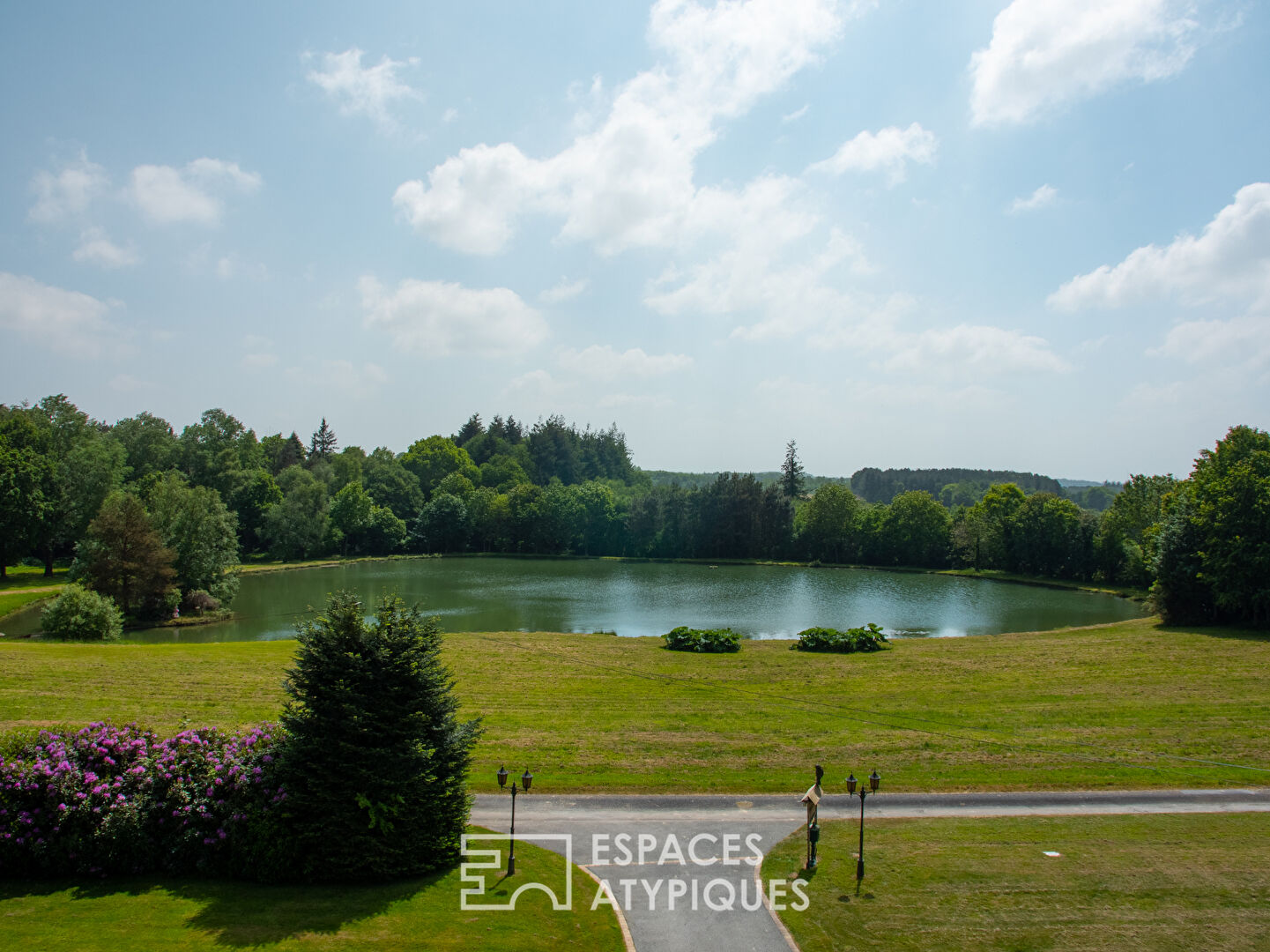 MAJESTUEUSE MAISON DE MAITRE, SON ETANG ET SON PARC DE PLUS DE 6HA