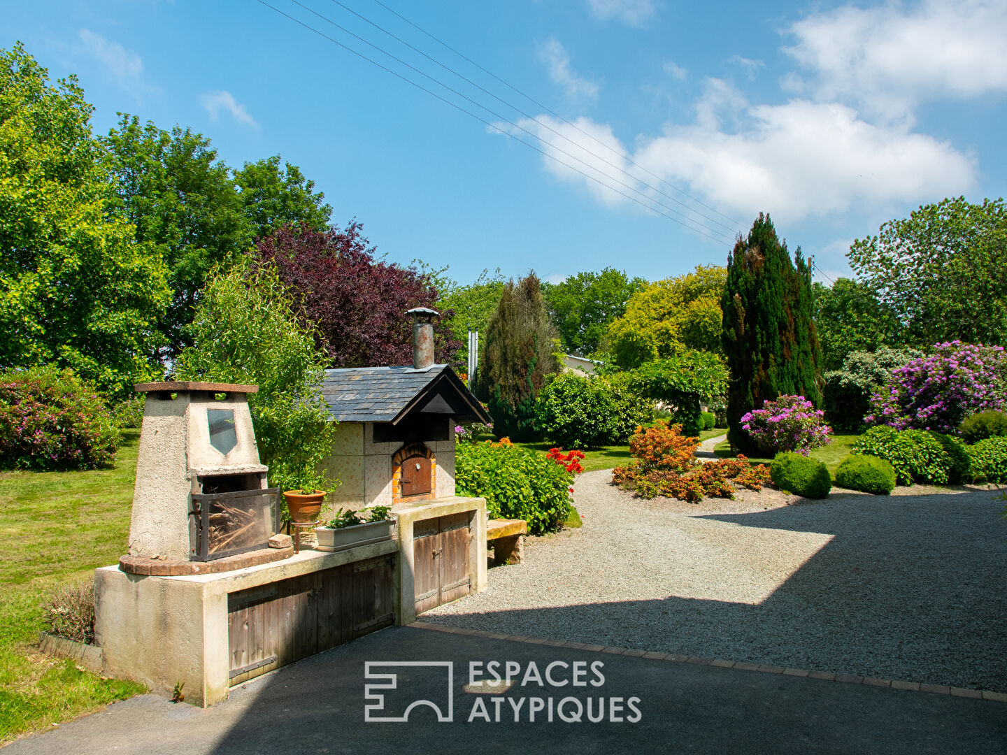 MAJESTUEUSE MAISON DE MAITRE, SON ETANG ET SON PARC DE PLUS DE 6HA