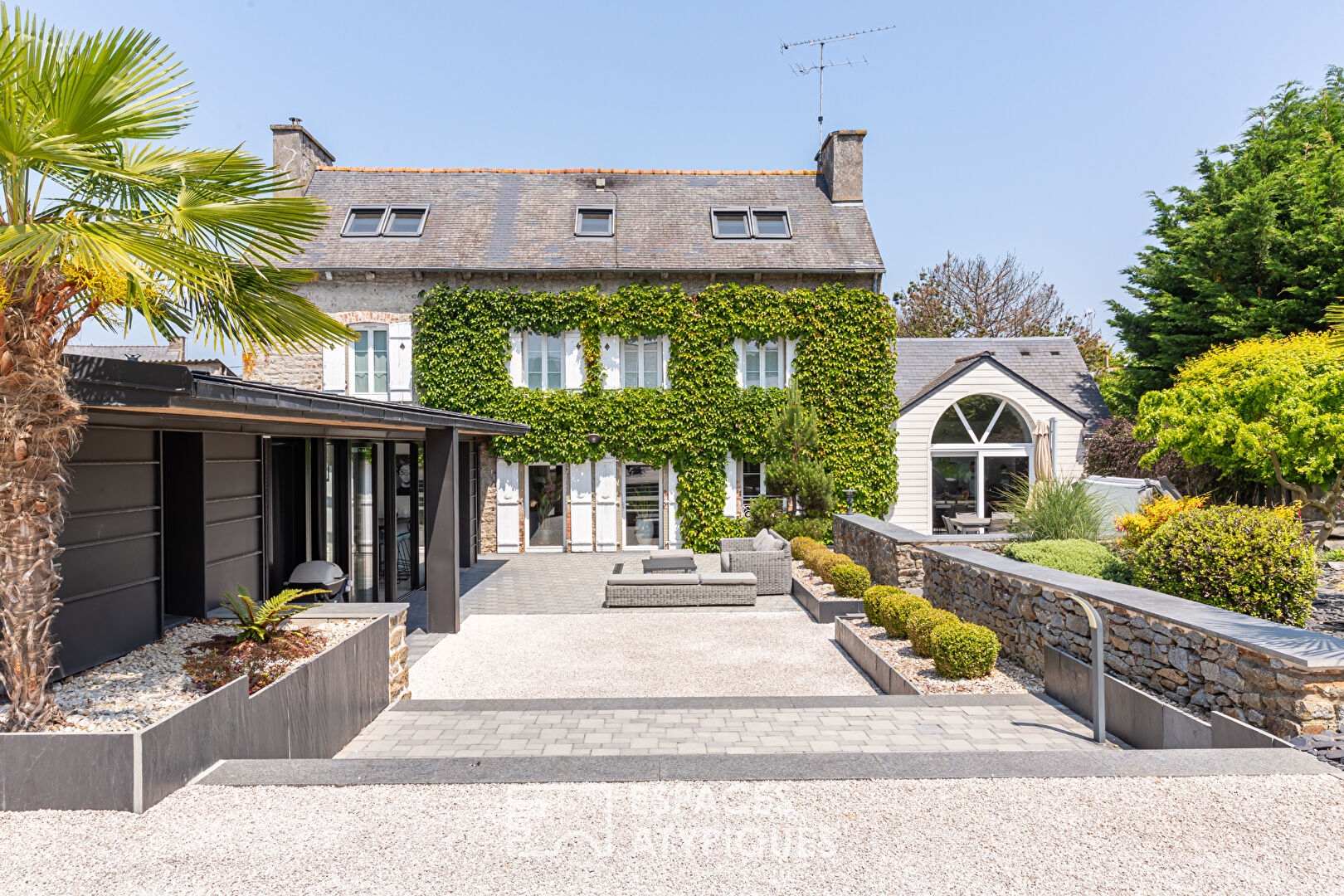 La discrète maison de famille 5 chambres