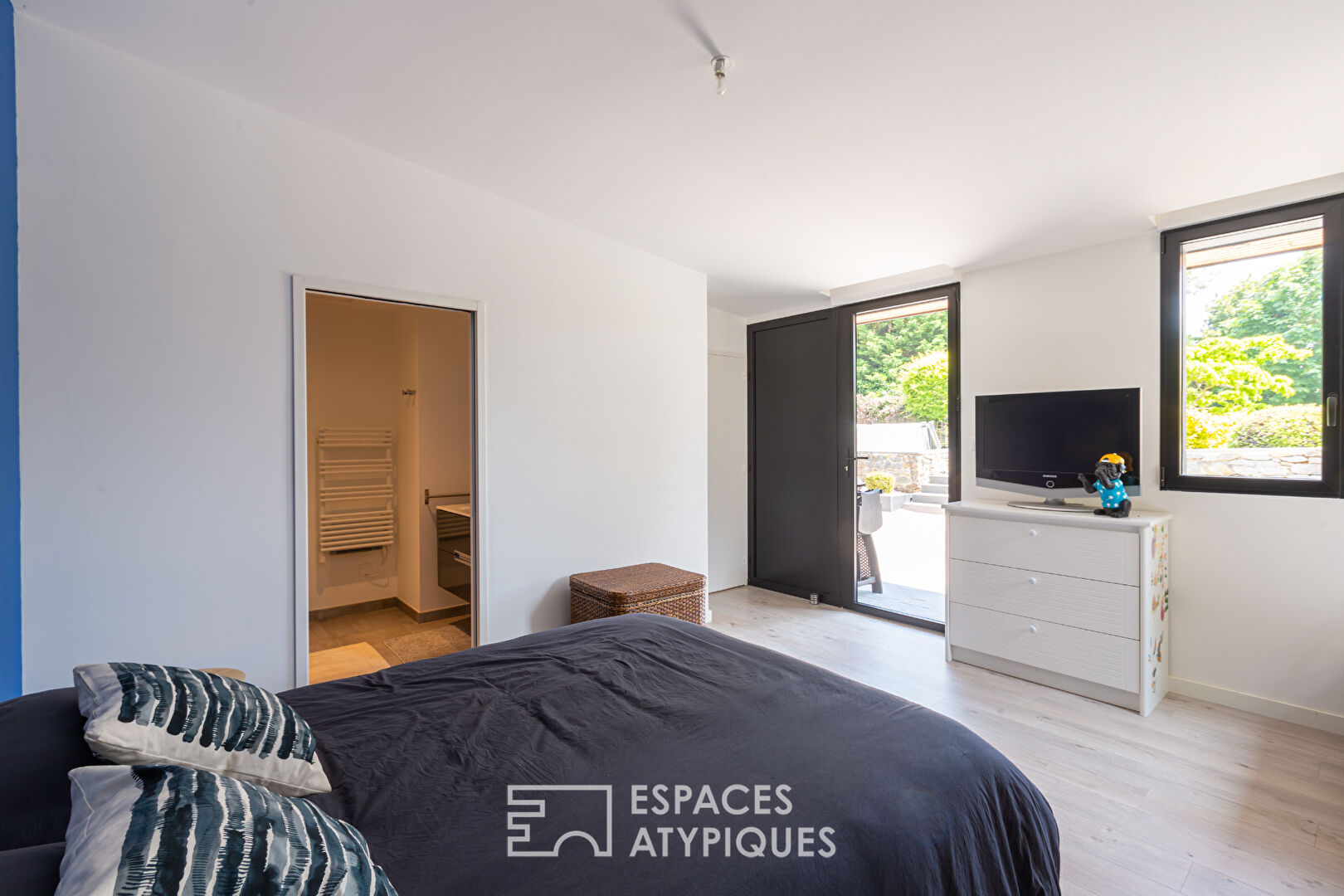 La discrète maison de famille 5 chambres