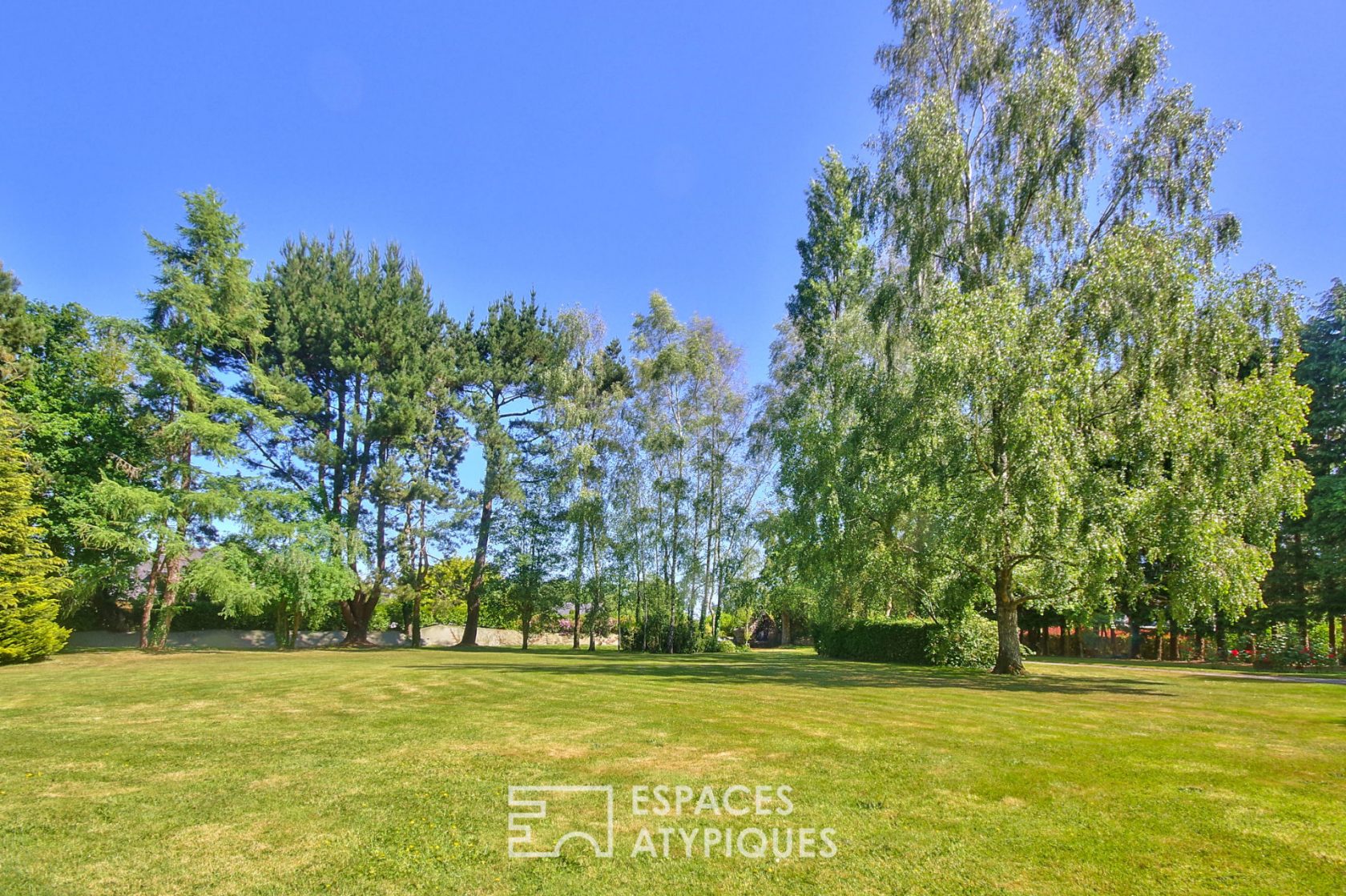 Longère, small stud farm, on large plot of 1.8 hectares