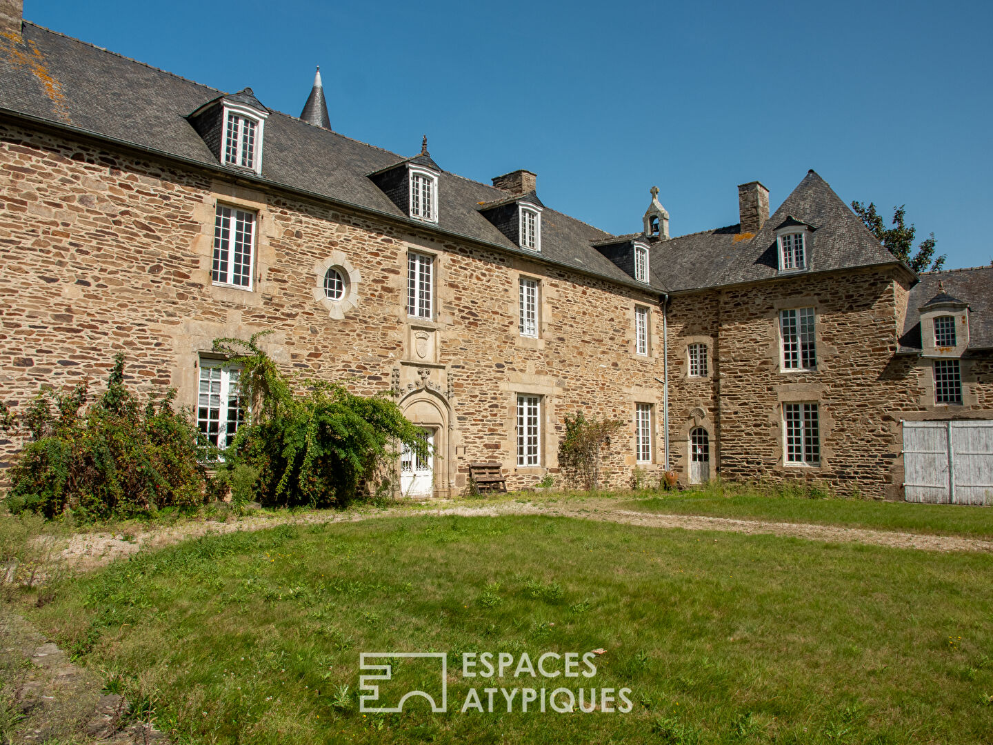 15th century MANOR, its outbuildings and its park