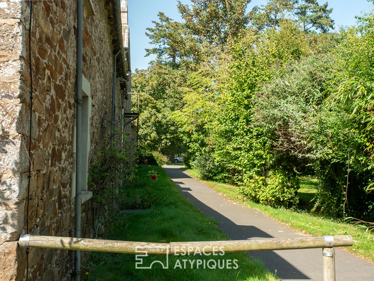 15th century MANOR, its outbuildings and its park