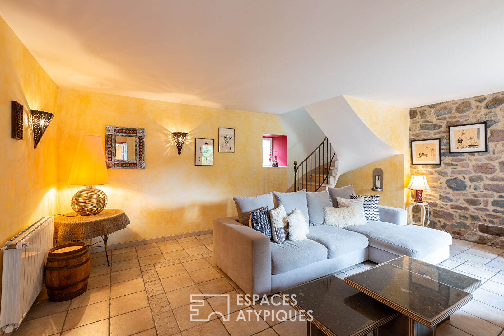 Charming renovated farmhouse 240m2, 7 bedrooms, sauna – gym