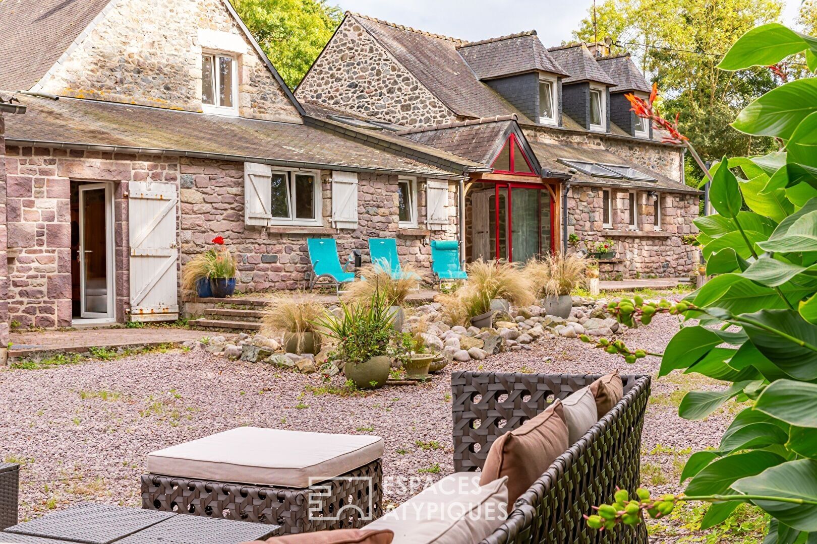 Charmant Corps de ferme  rénové 240m2, 7 chambres, sauna – salle de sport