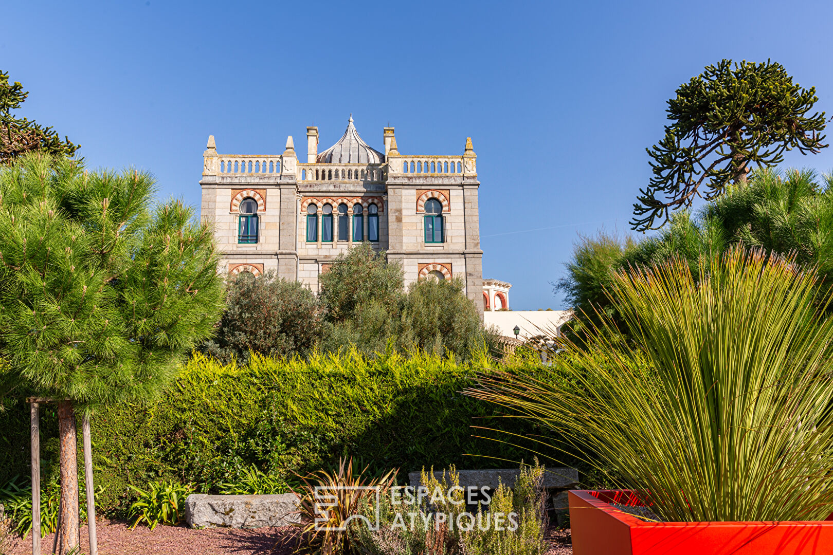 Villa face à la mer – Magnifique monument historique