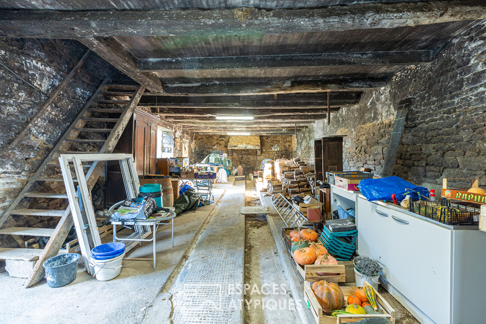 Corps de ferme, maison 100m² et ses dépendances 760m²