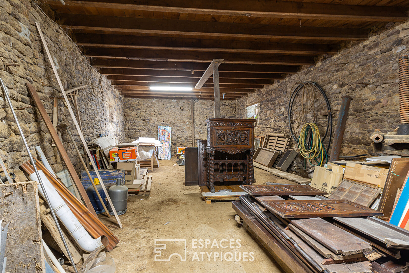 Corps de ferme, maison 100m² et ses dépendances 760m²