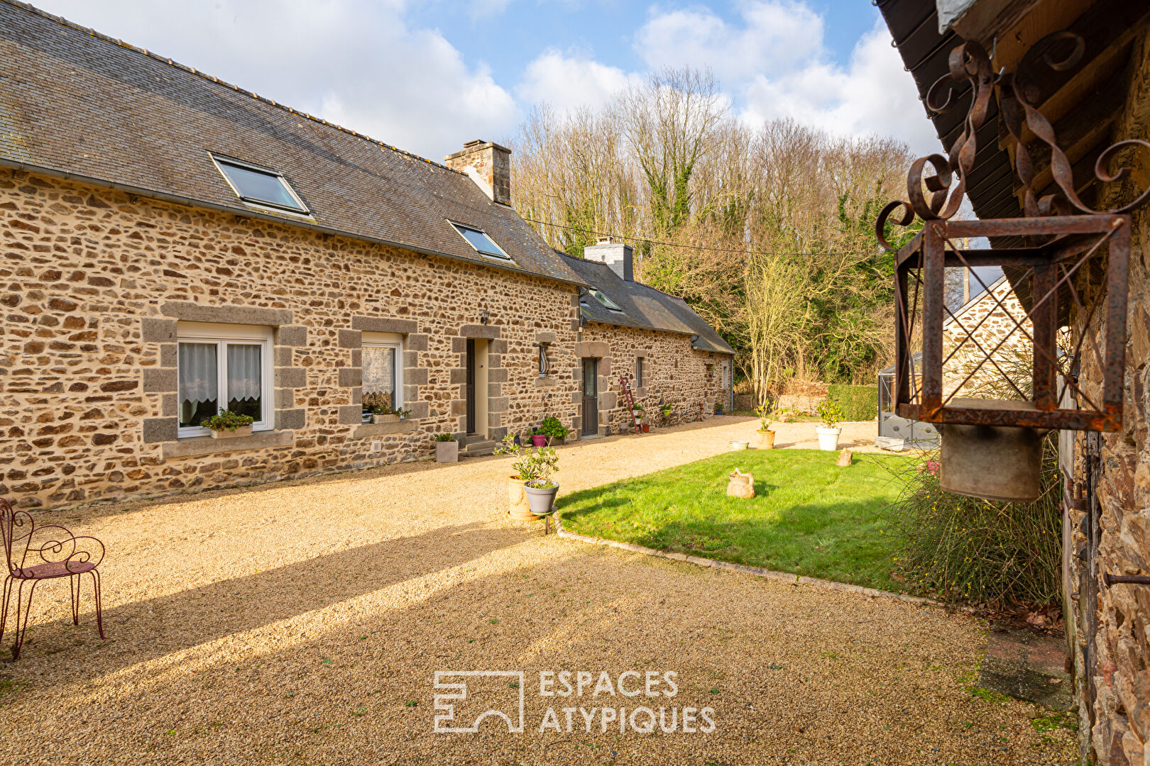 Longère restaurée avec 2 gîtes et 2 chambres d’hôtes