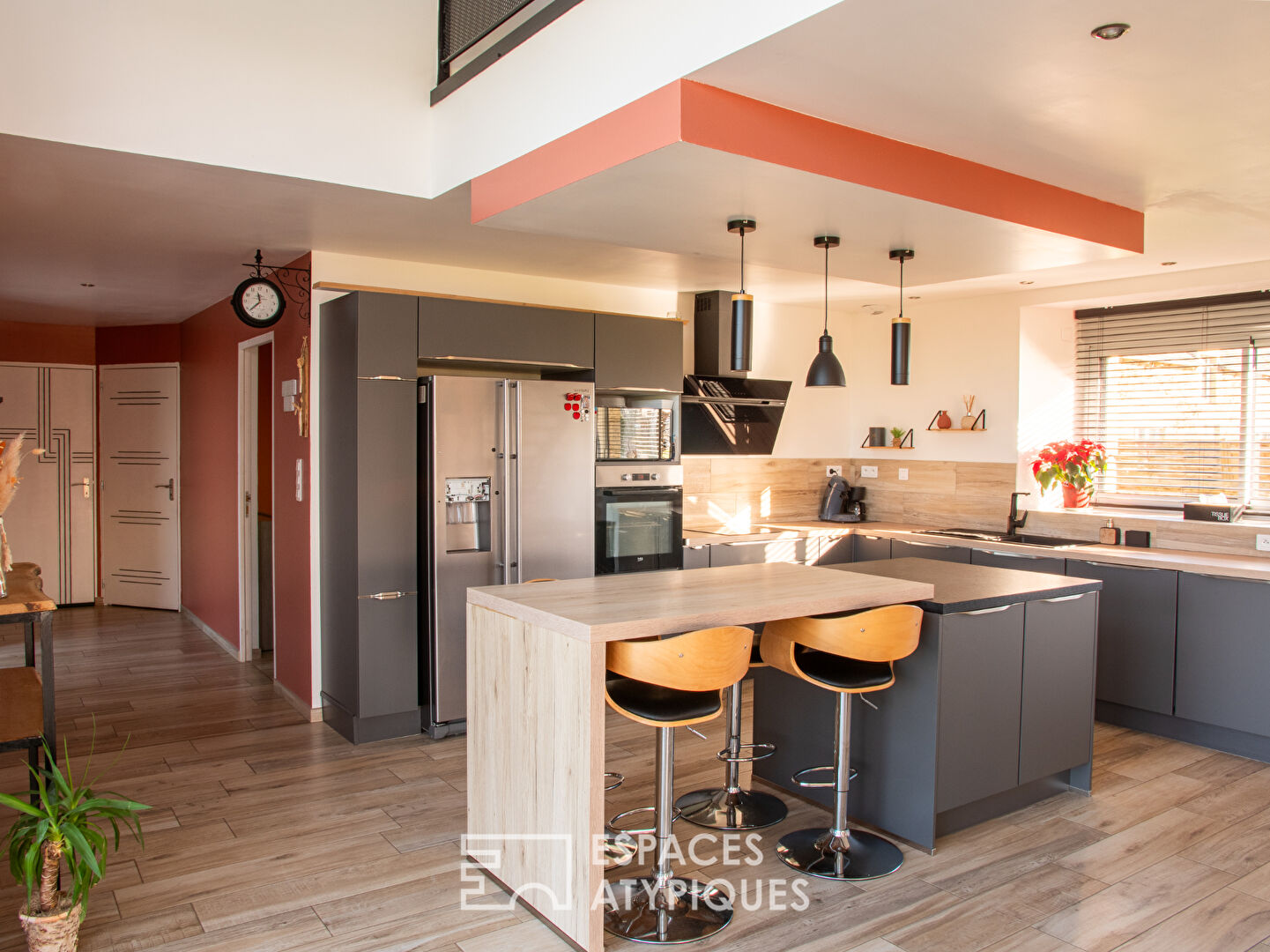 GRANDE MAISON EN PIERRE RENOVÉE
