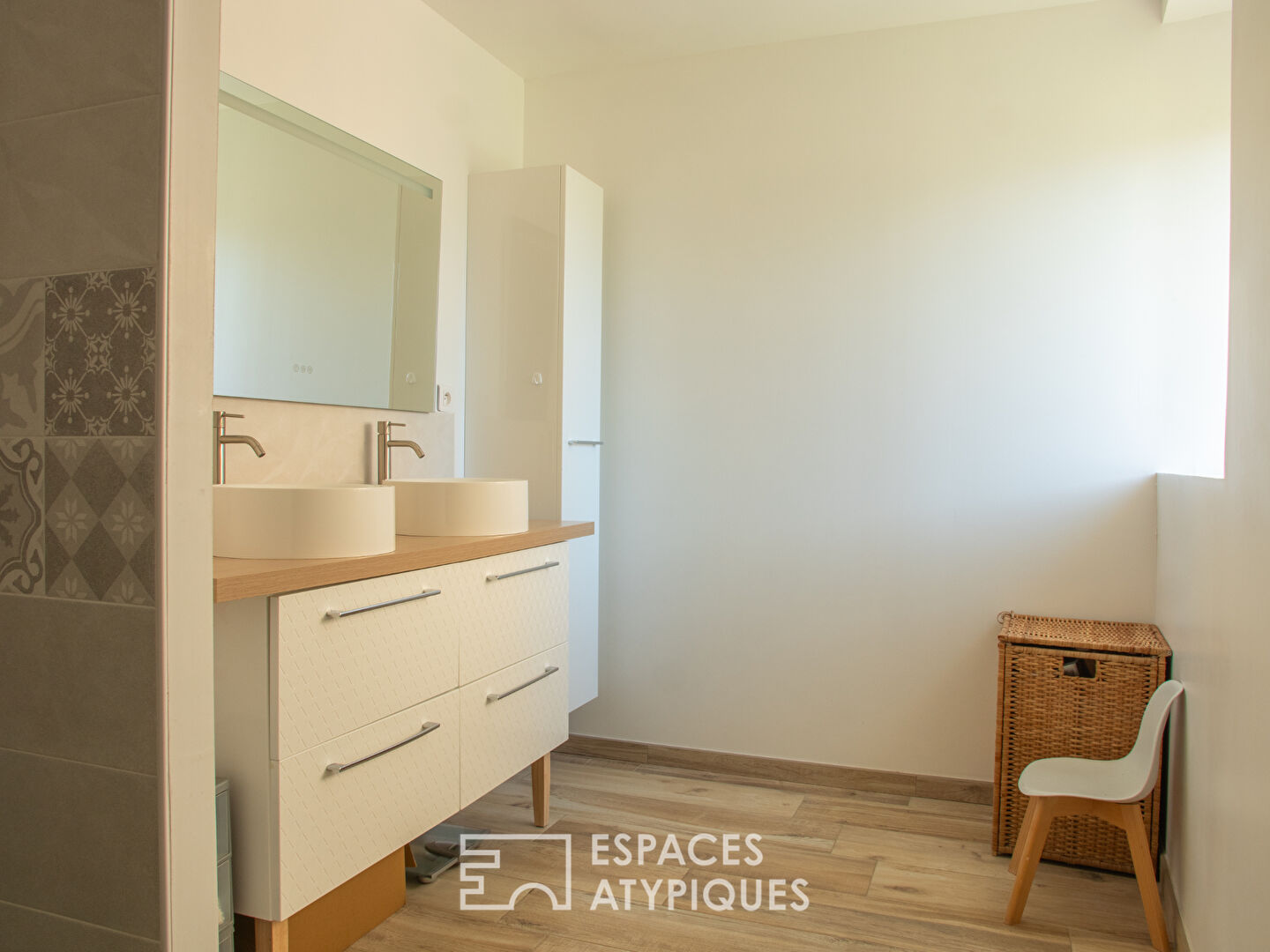 GRANDE MAISON EN PIERRE RENOVÉE