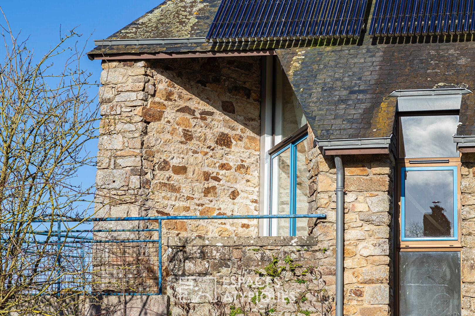 Charmante maison en pierre avec atelier et jardin centre bourg de Ploeuc l’Hermitage