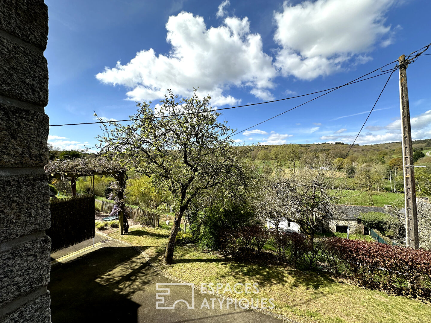 Plessala house with open view of a forest