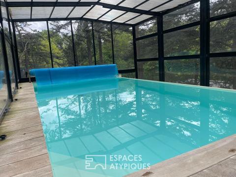 Belles prestations pour ce cocon au coeur de la nature, piscine couverte, 500m de la plage