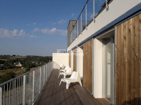 Splendide contemporaine, vue mer, plage à pieds, coeur de village.