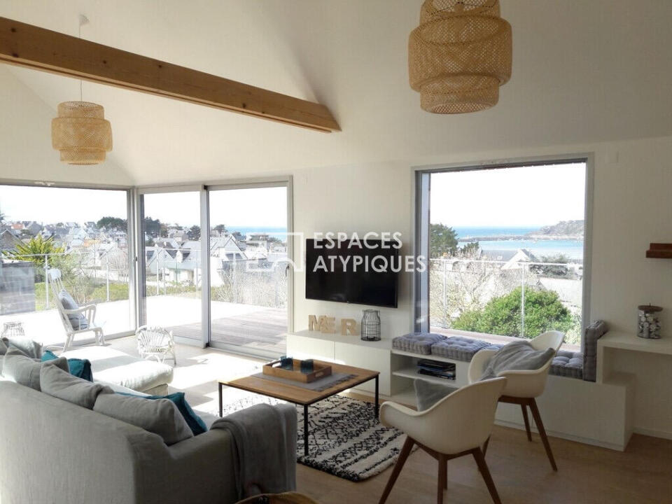 Splendide contemporaine, vue mer, plage à pieds, coeur de village.