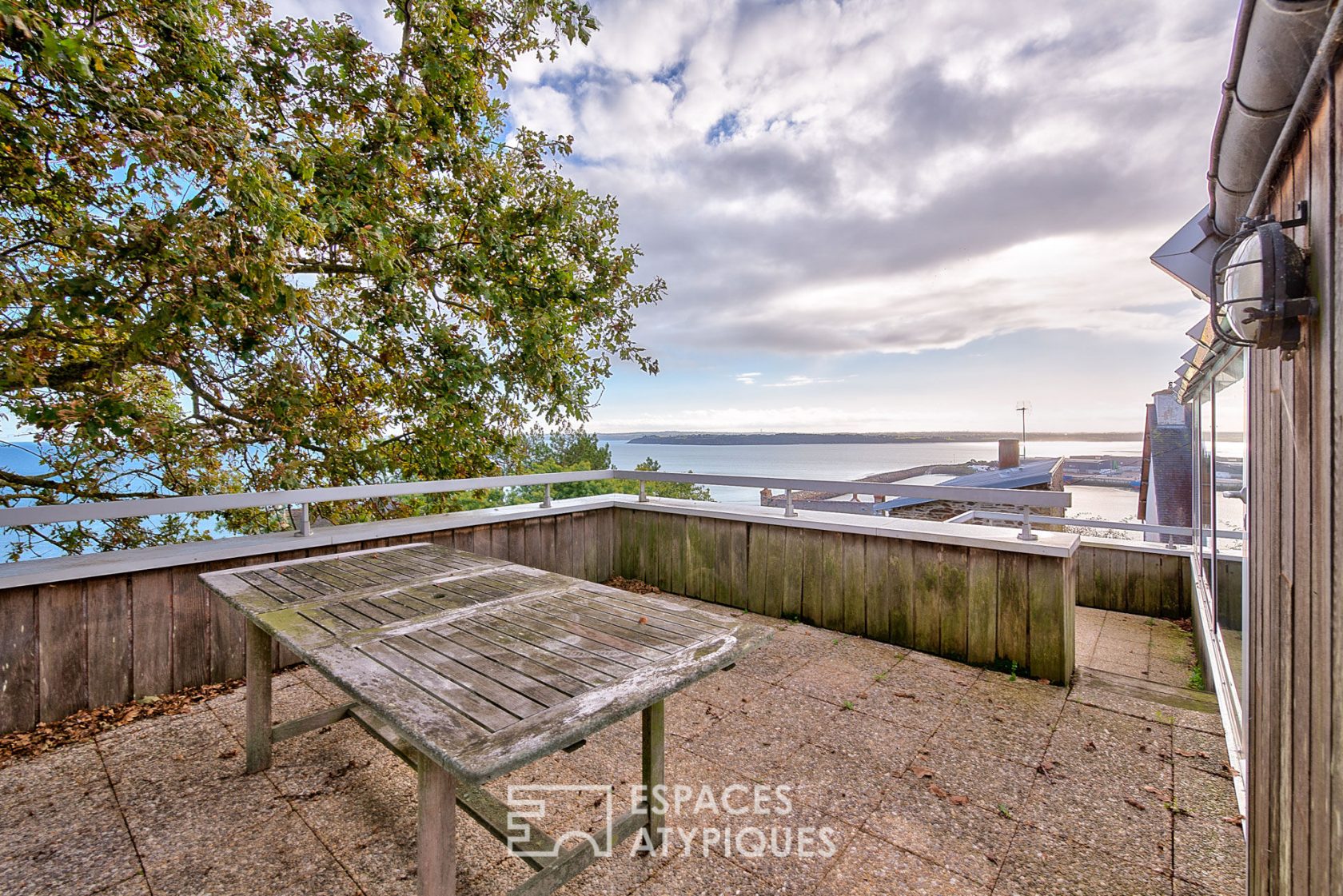 Habitation d’architecture contemporaine vue mer