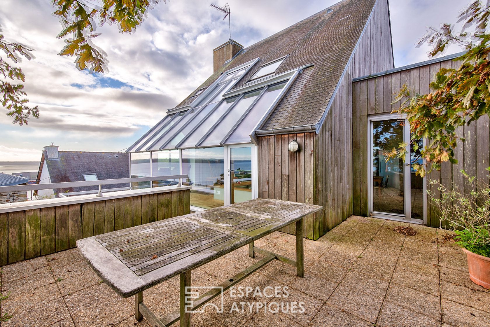 Habitation d’architecture contemporaine vue mer