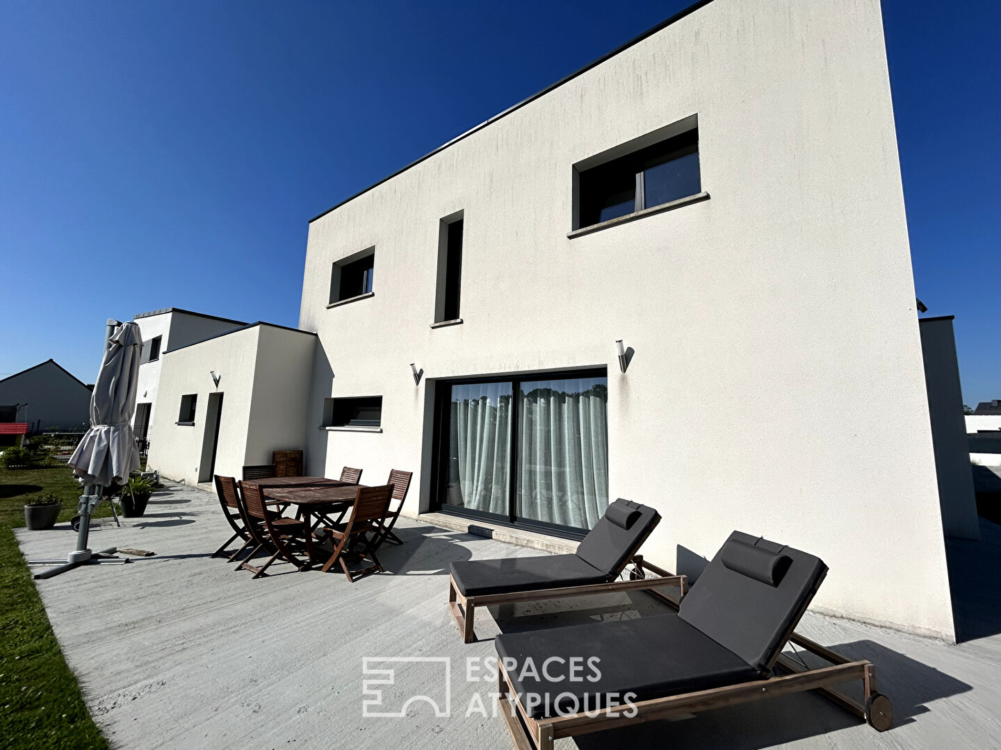 Lumineuse maison contemporaine