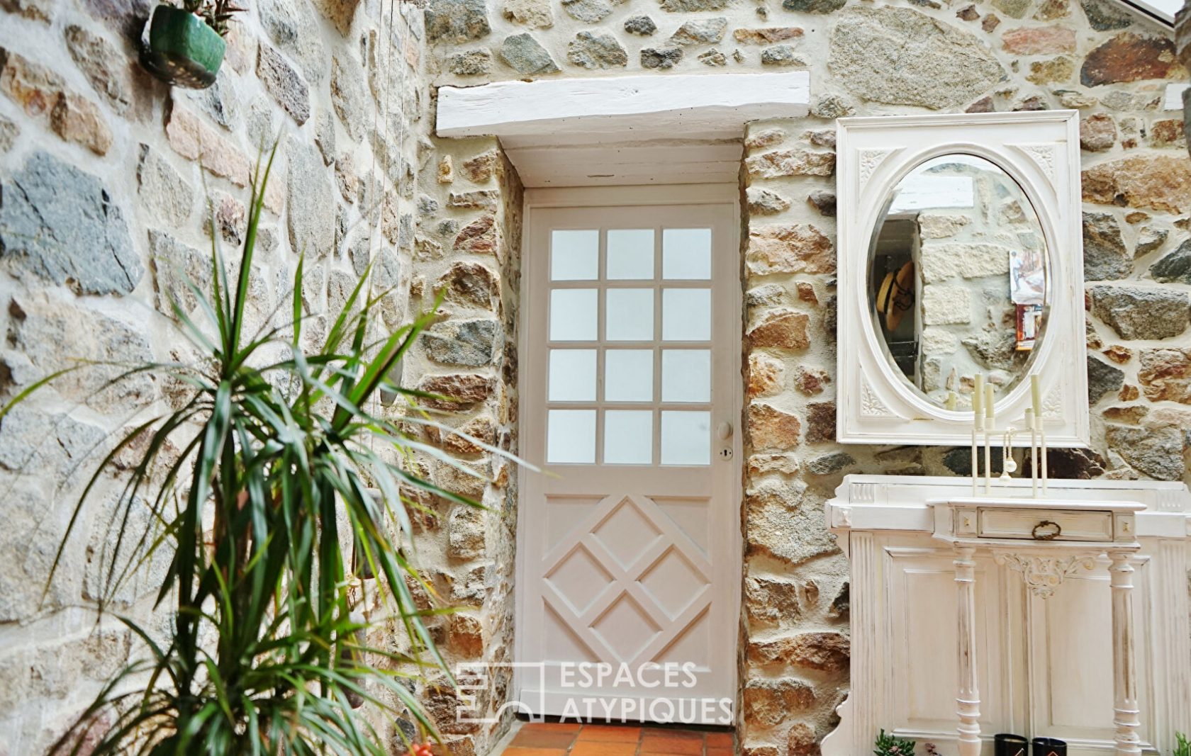 Bucolic farmhouse in Saint-Alban and its large garden