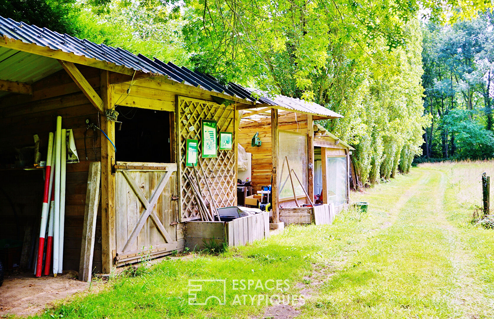 Bucolic farmhouse in Saint-Alban and its large garden