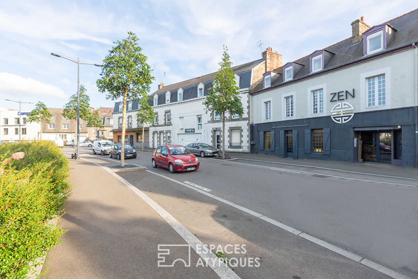 An atypical 300 m2, versatile space opposite Saint-Brieuc station.