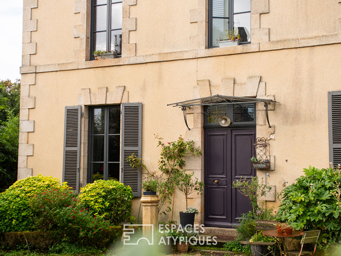 Magnificent villa from 1859 and its park in Dinan