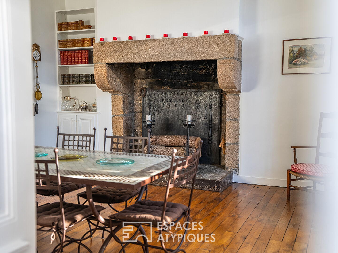Elegant 18th century residence, with timeless charm in the heart of the historic district