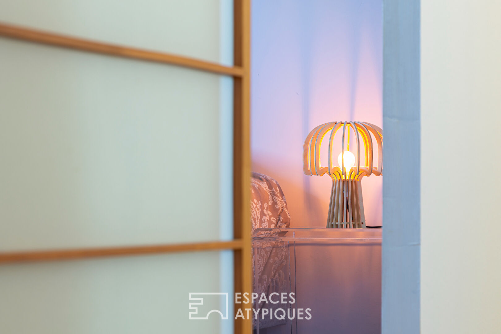 Villa contemporaine atypique avec piscine en Bord de mer