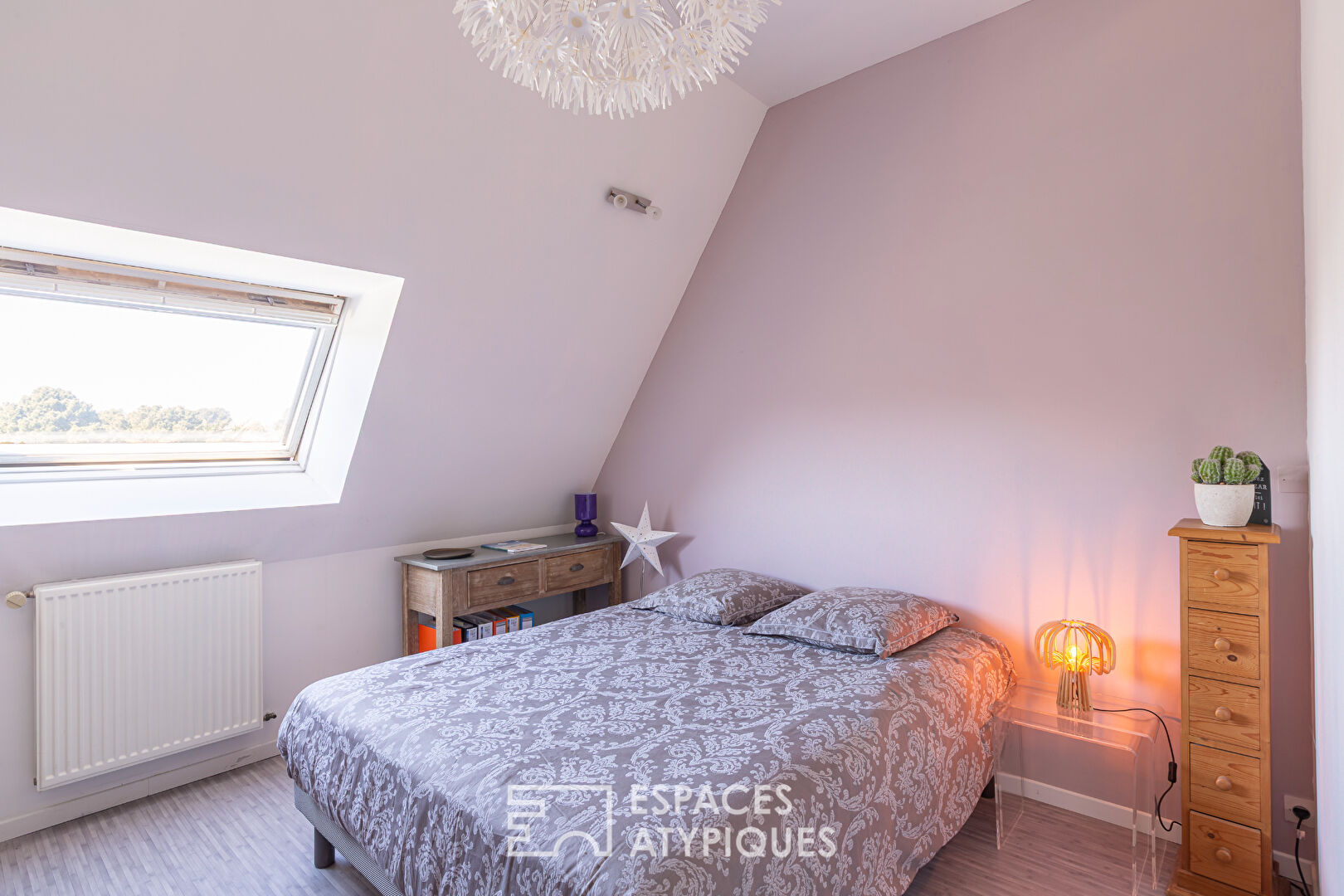 Villa contemporaine atypique avec piscine en Bord de mer