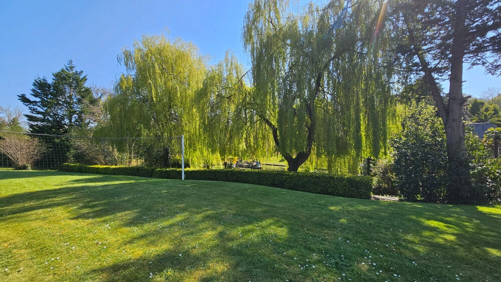 Maison familiale au coeur d’un parc arboré avec plan d’eau à Étables-sur-Mer