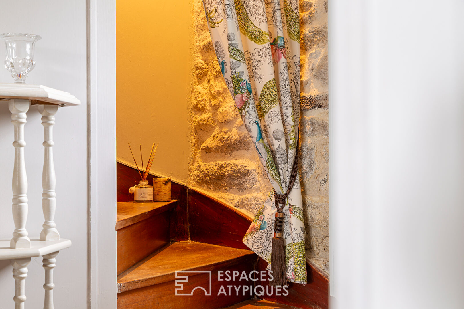 Maison en pierre rénovée et ses dépendances au potentiel exceptionnel