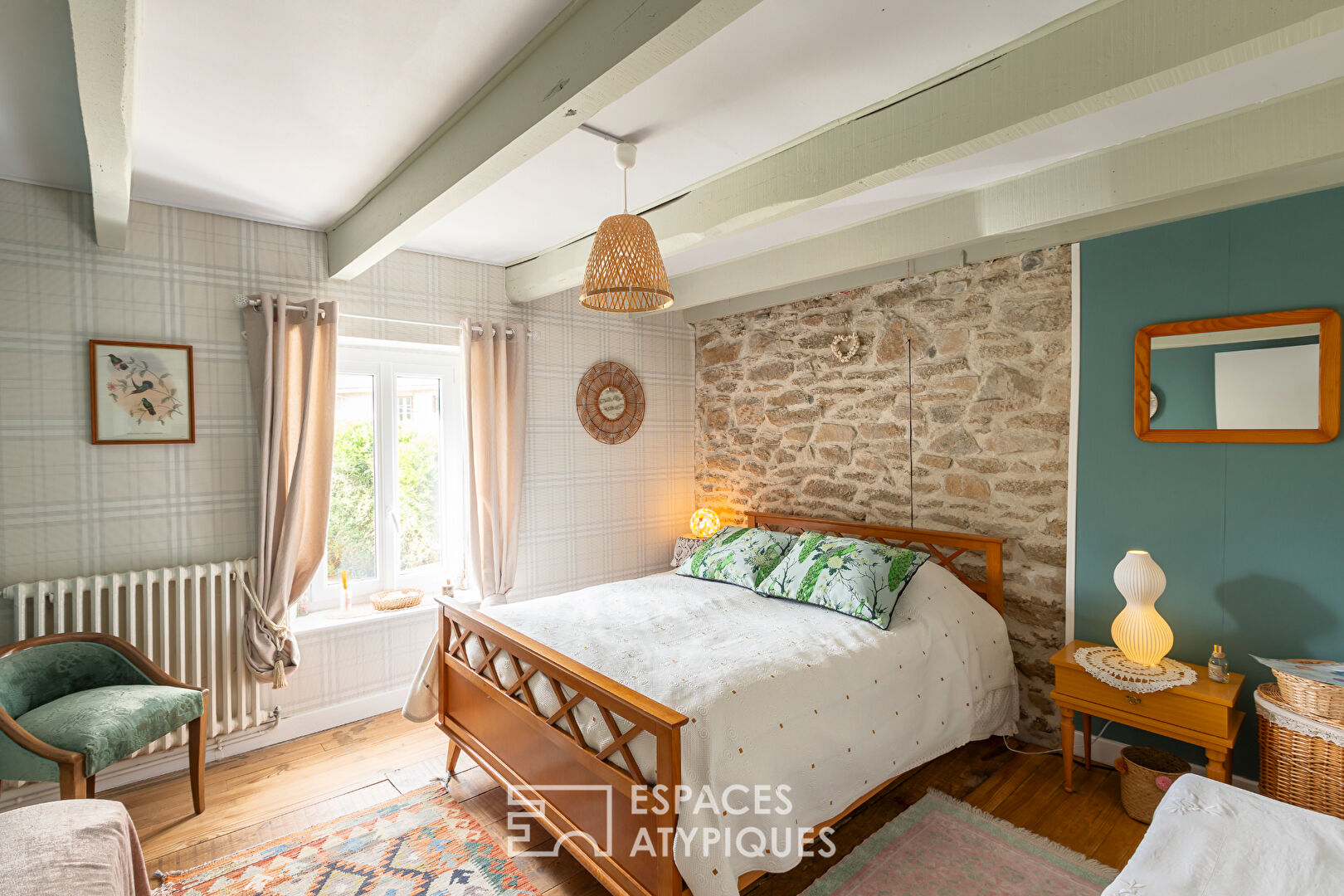 Maison en pierre rénovée et ses dépendances au potentiel exceptionnel