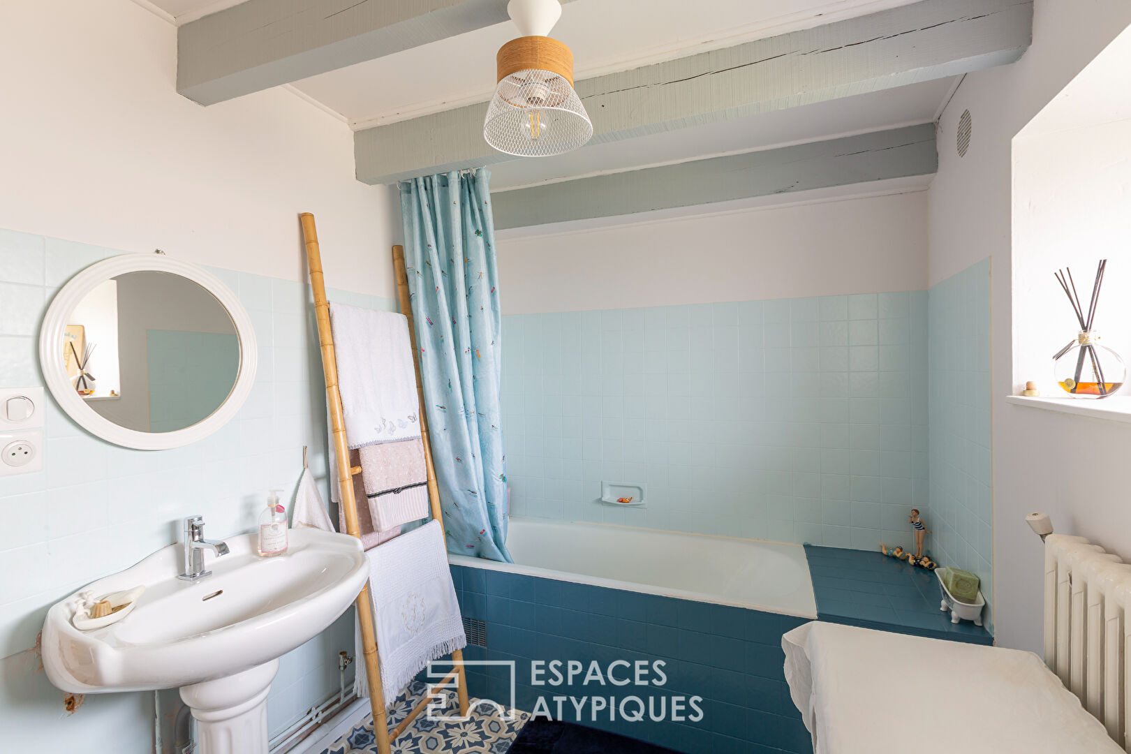 Maison en pierre rénovée et ses dépendances au potentiel exceptionnel