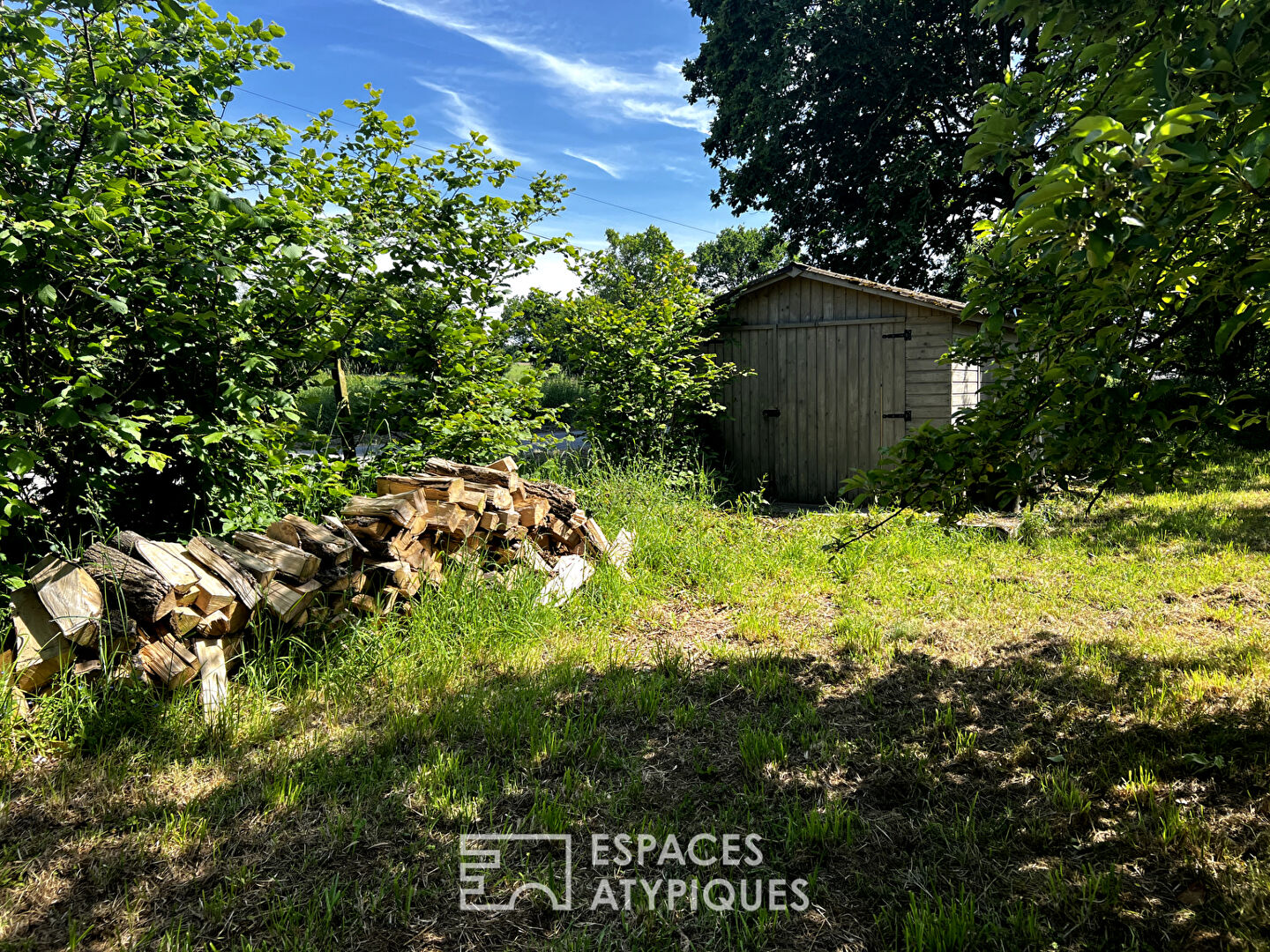 Ancien moulin et son écurie près de la cité médiévale de Moncontour