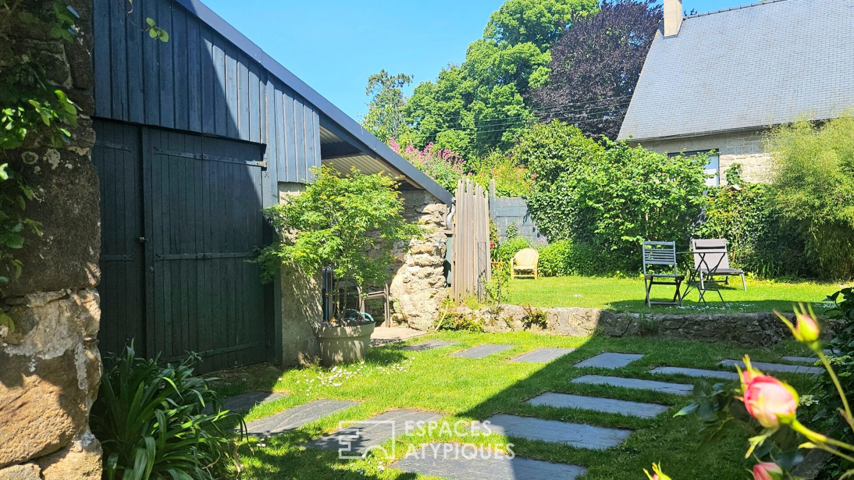 Propriété de charme avec deux maisons et jardin – Dinan centre à pied