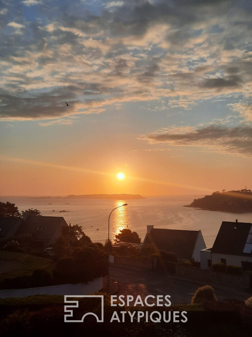 Maison d’architecte vue Mer  sur la baie de Trestraou  à Perros Guirec