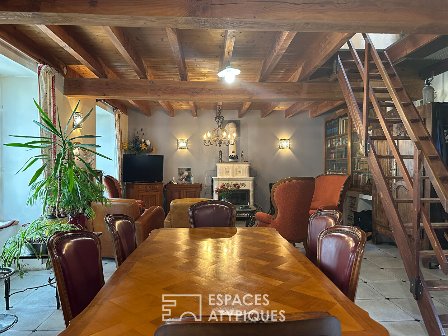 Maison en pierres avec son atelier comprenant une forge en état de fonctionnement