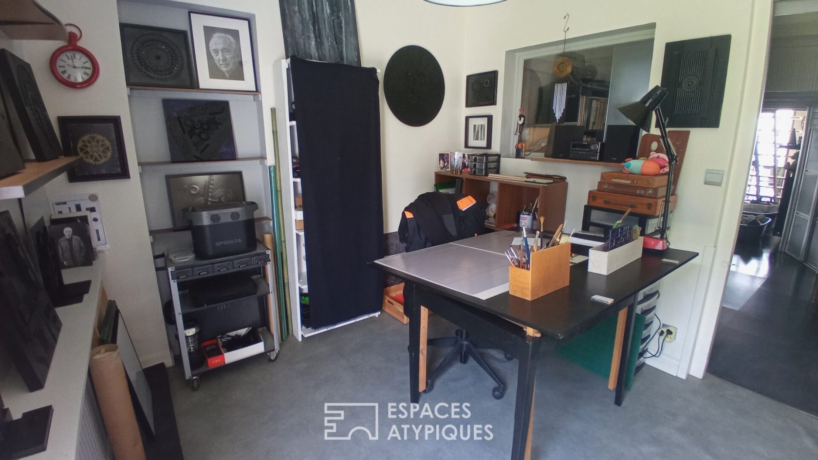 Esprit loft de Plain pied en zone artisanale + atelier