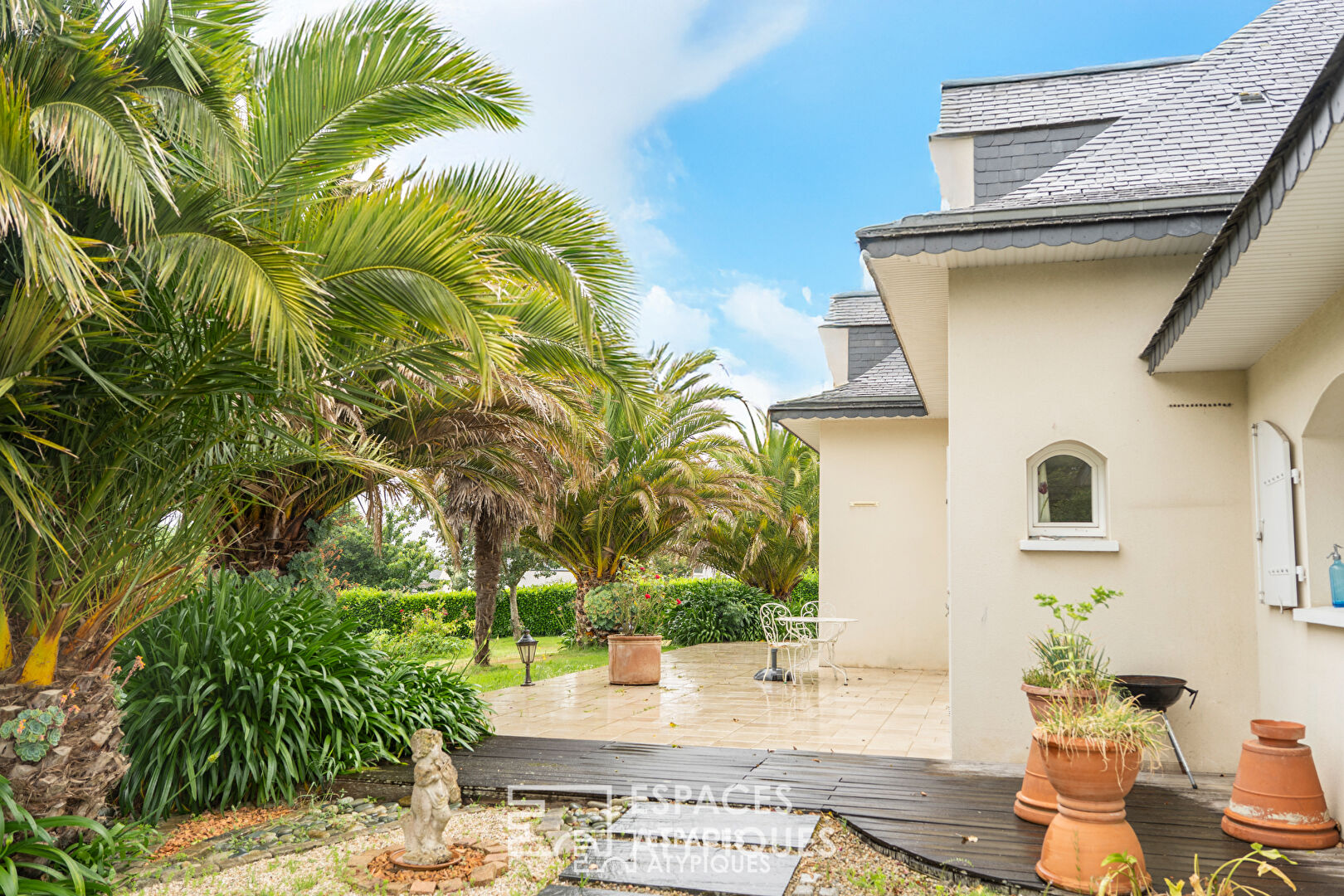 Maison familiale cachée dans un écrin de verdure à l’entrée de Lannion