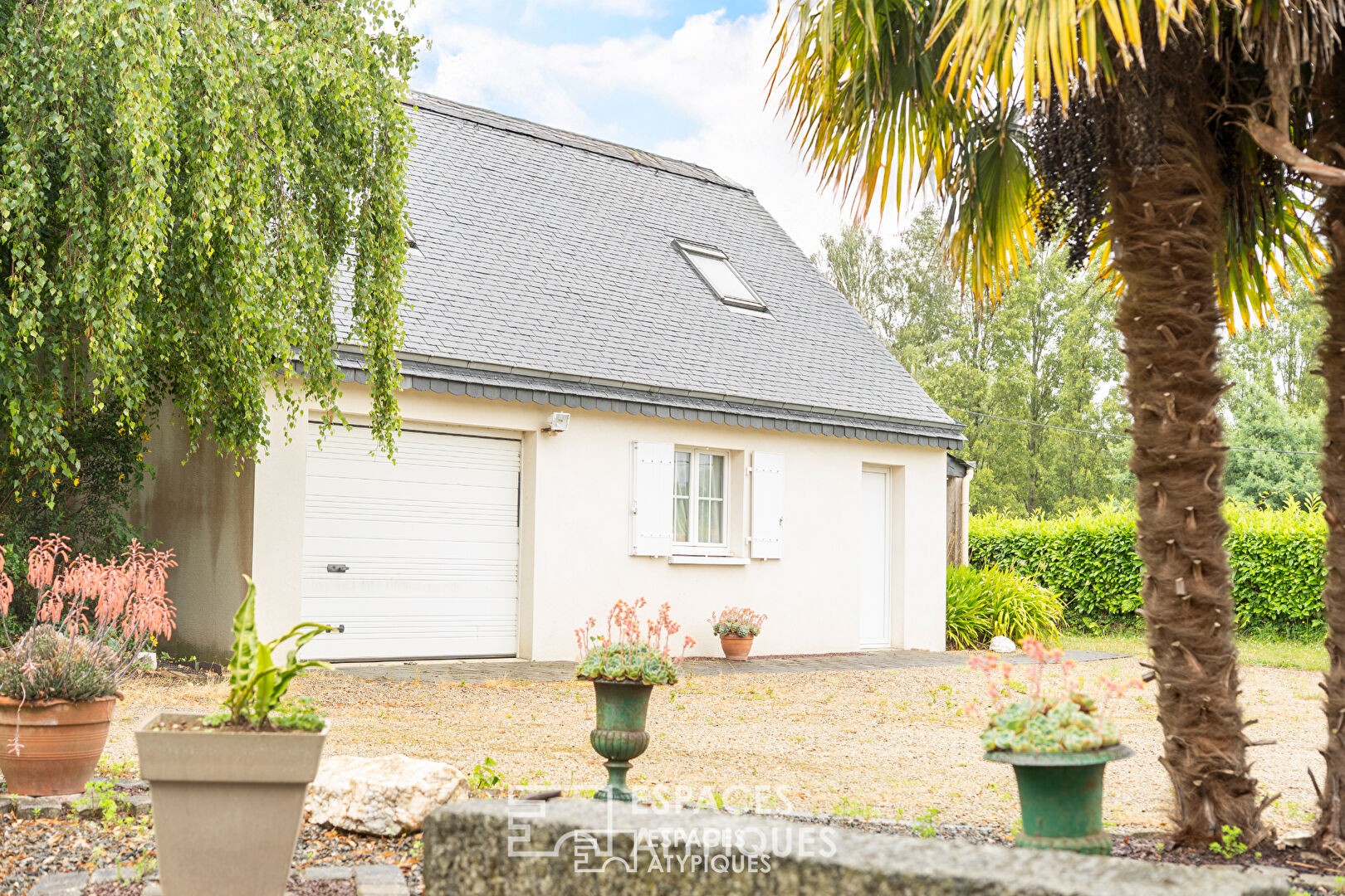 Maison familiale cachée dans un écrin de verdure à l’entrée de Lannion