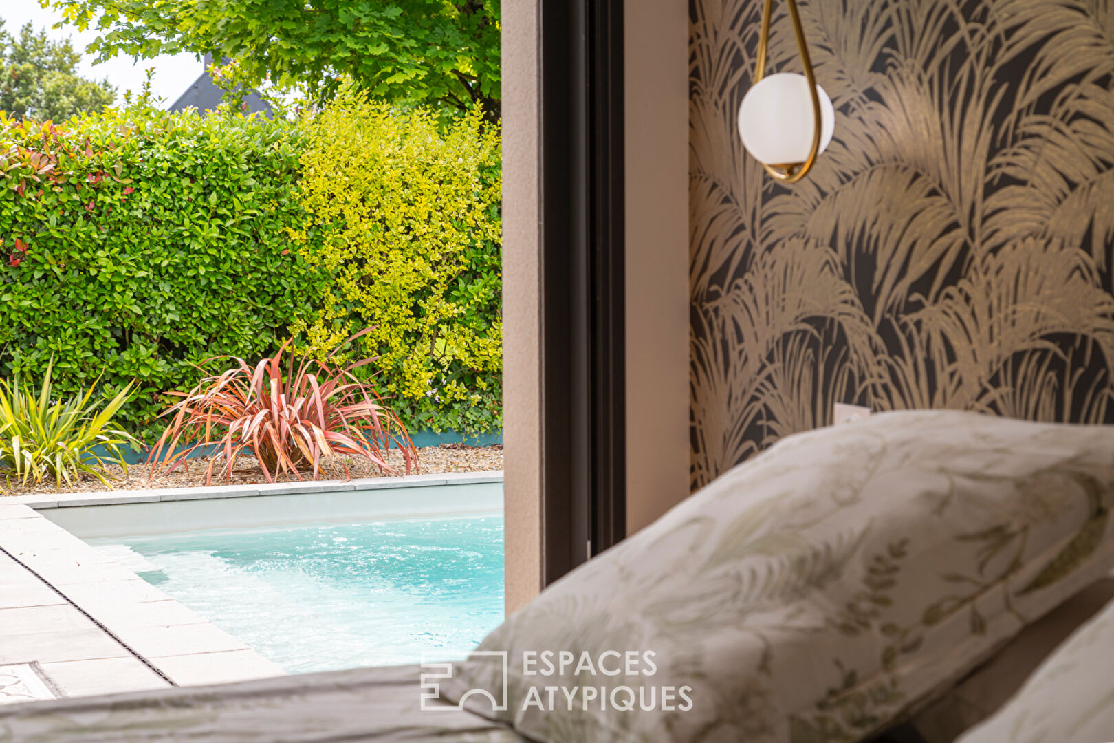 Belle contemporaine de plain-pied avec piscine près du centre de Ploeuc-sur-Lié