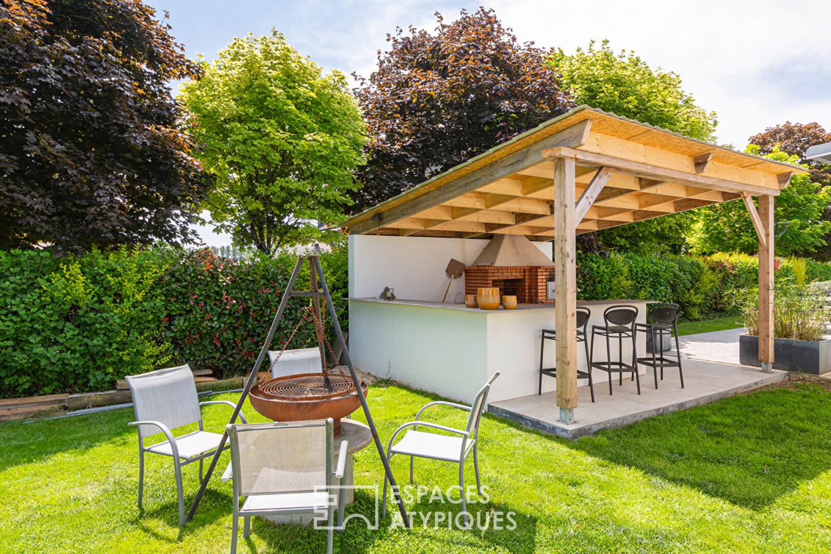 Belle contemporaine de plain-pied avec piscine près du centre de Ploeuc-sur-Lié