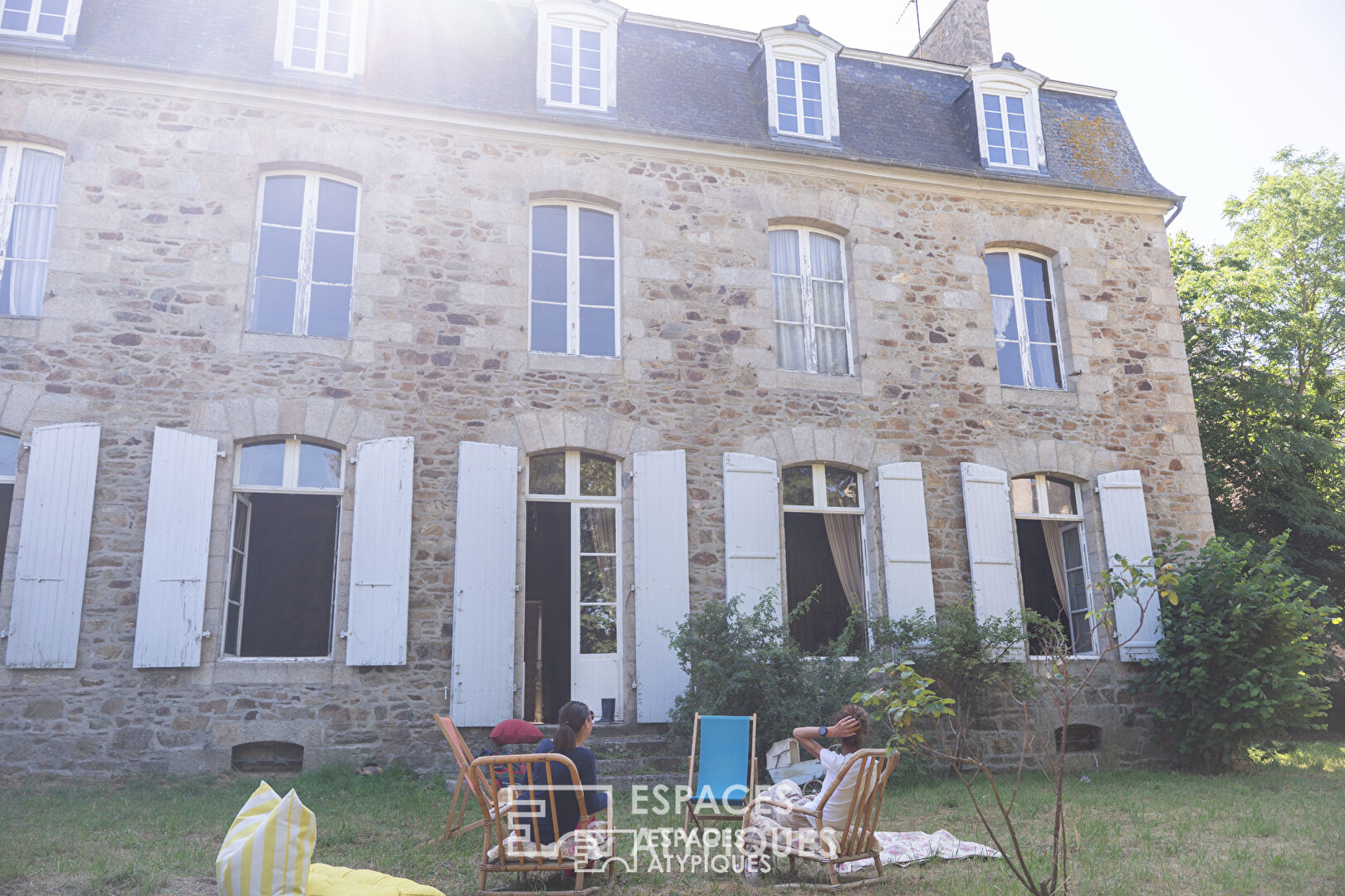 Majestic 18th century bourgeois residence in the heart of Lamballe
