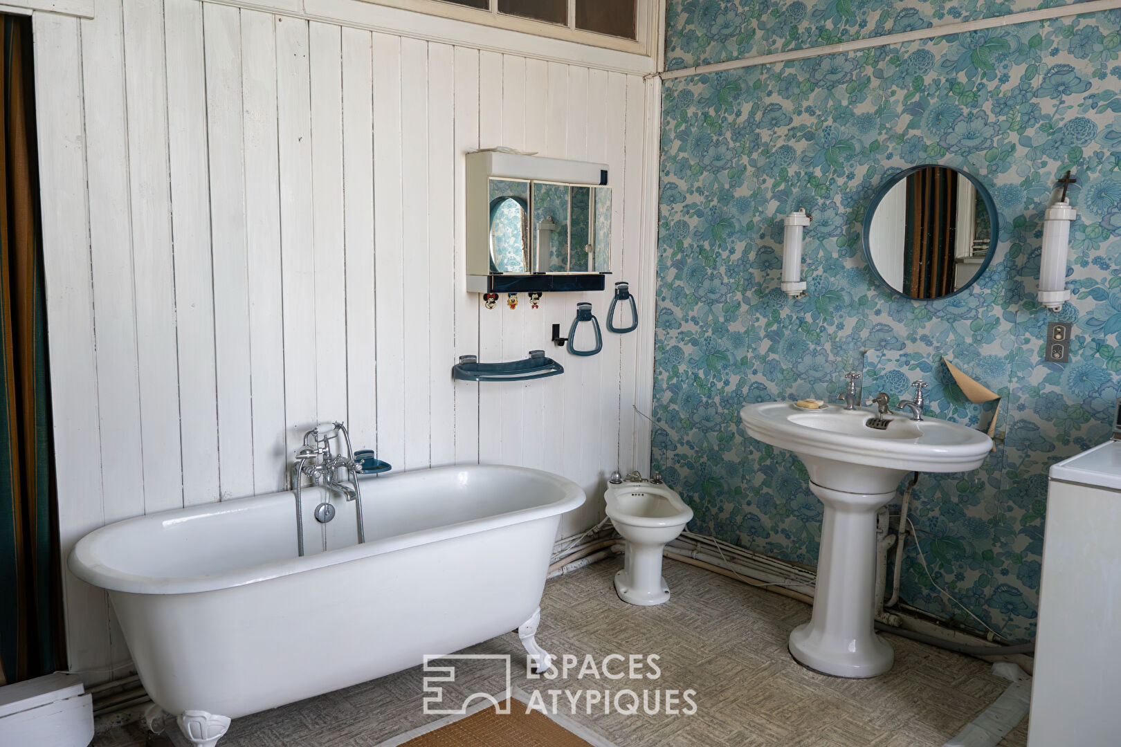 Majestic 18th century bourgeois residence in the heart of Lamballe