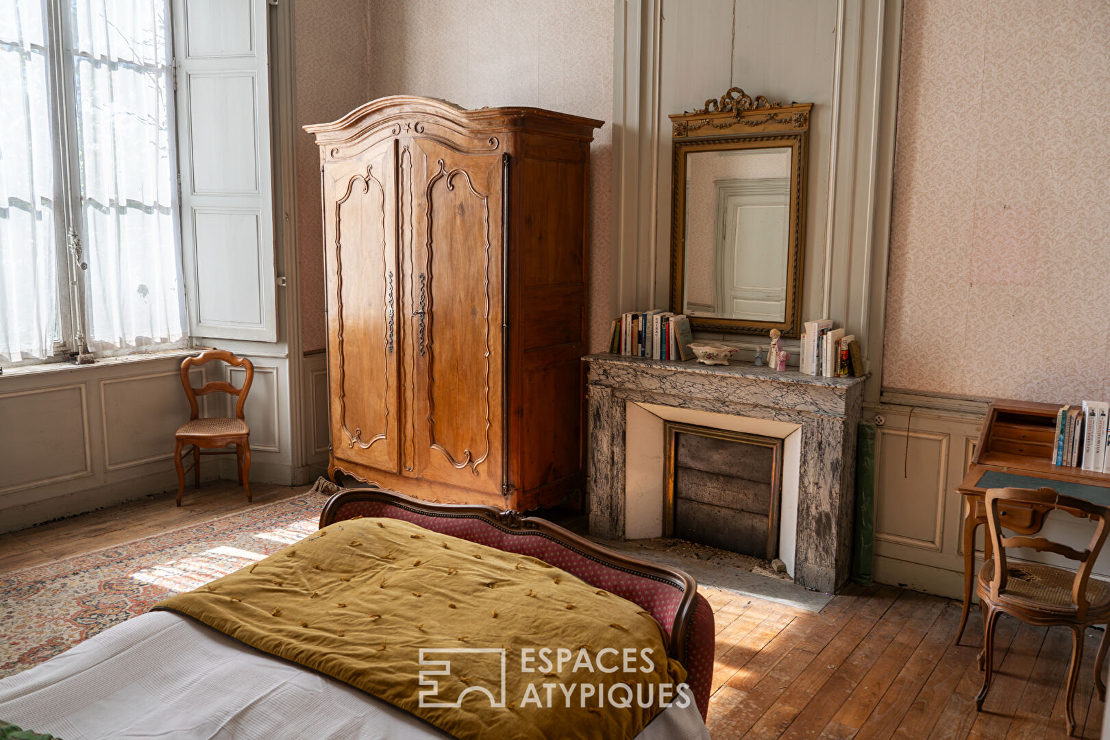Majestic 18th century bourgeois residence in the heart of Lamballe