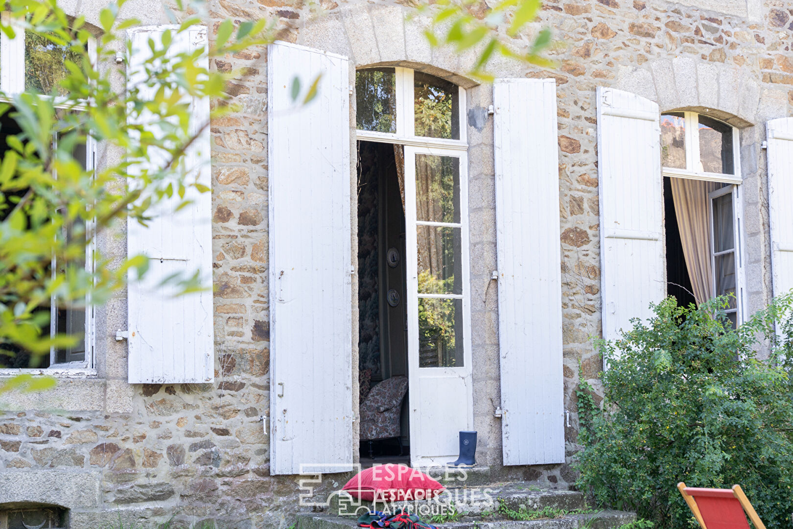 Majestic 18th century bourgeois residence in the heart of Lamballe