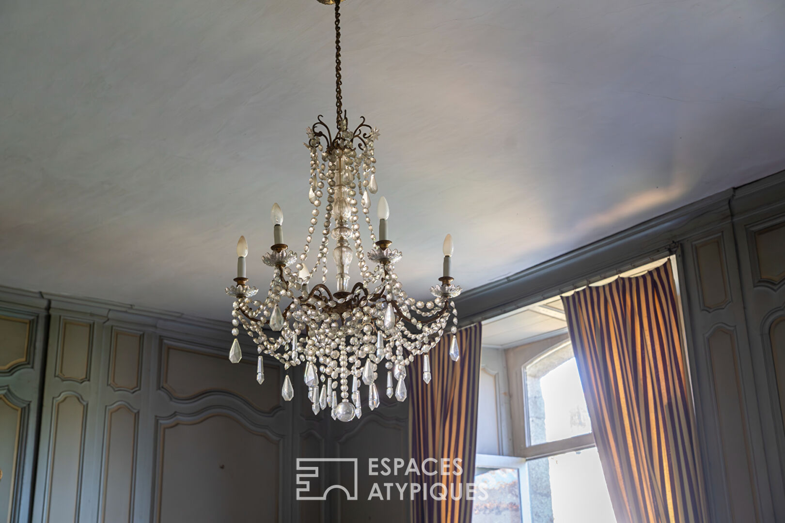 Majestic 18th century bourgeois residence in the heart of Lamballe
